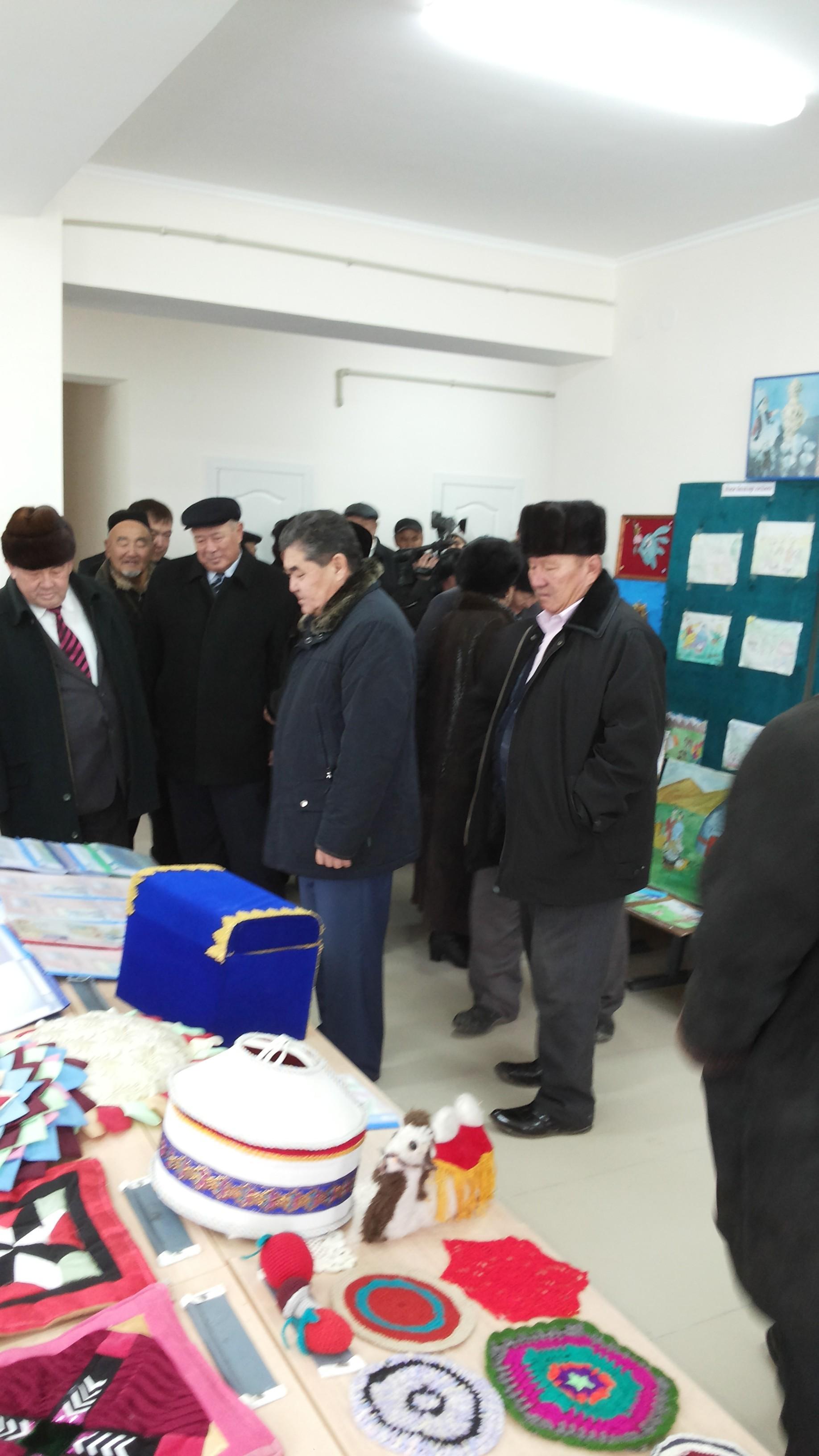 Мектептегі іс шаралардан фото суреттер