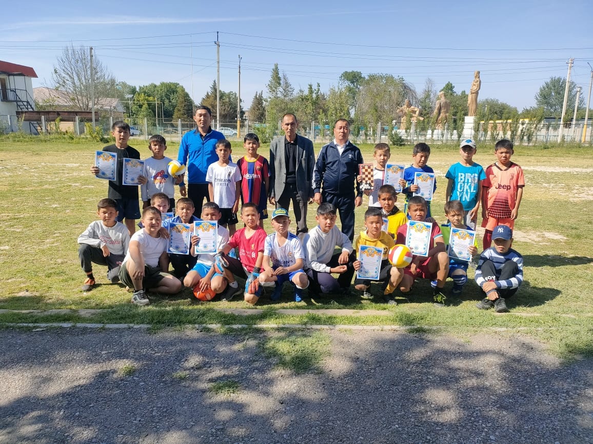 Үкібаев атындағы жалпы орта мектебі Education Department of Kerbulak districtнде 5— 6 —сынып оқушылары арасында кіші футболдан турнир өткізілді.